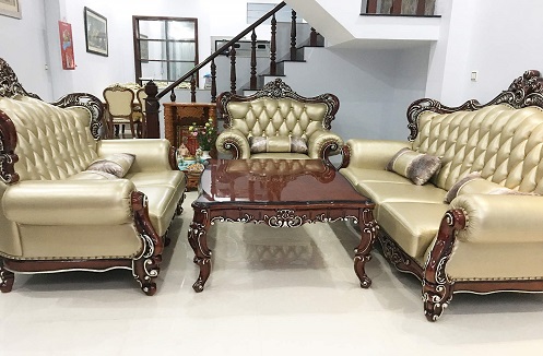 Hoàn thiện bộ sofa phòng khách gỗ sồi OAK phong cách cổ điển tại nhà anh Tuấn